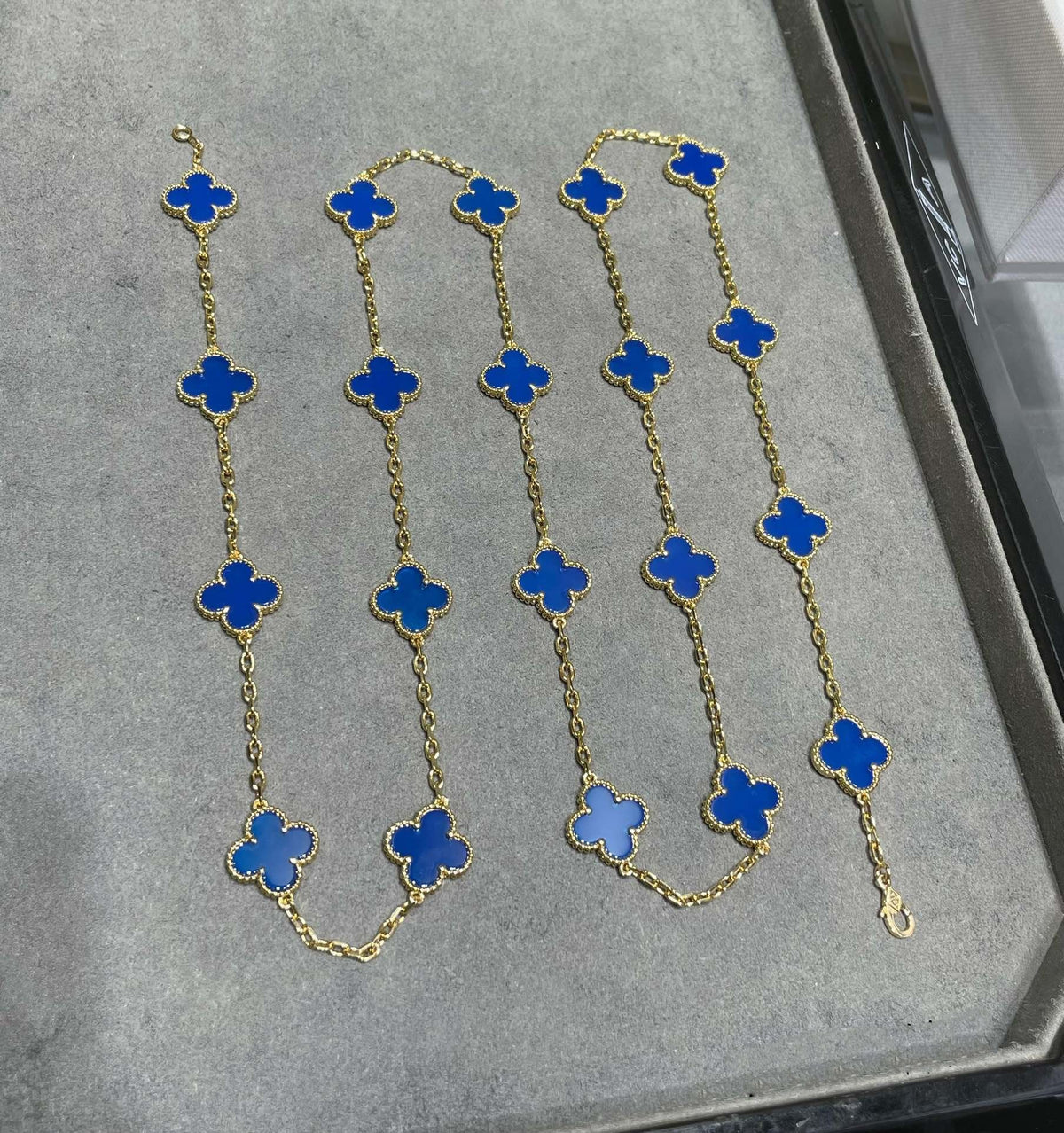 Van Cleef & Arpels CLOVER 20 MOTIF AGATE 86CM NECKLACE