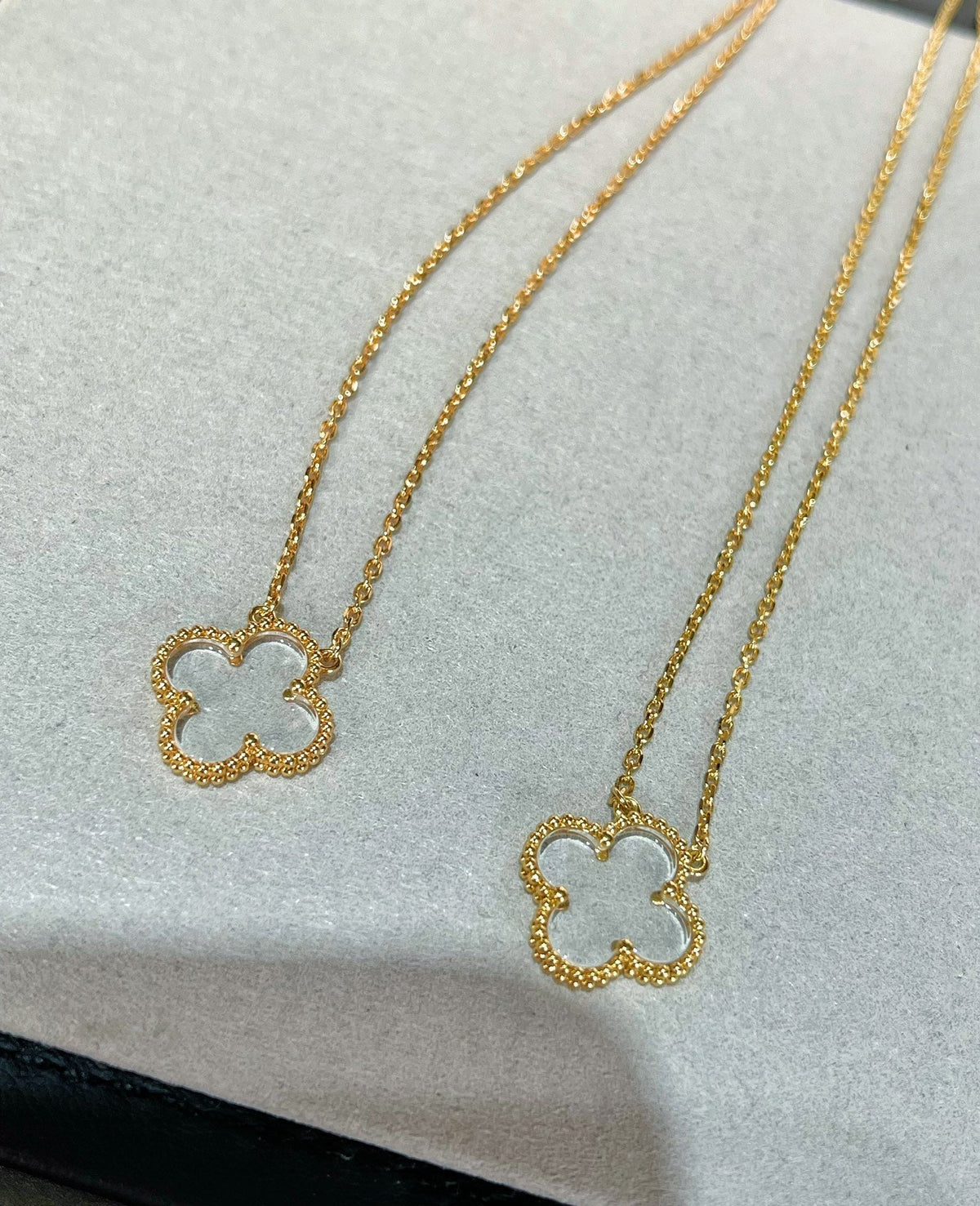 Van Cleef & Arpels CLOVER ROCK CRYSTAL PINK GOLD NECKLACE