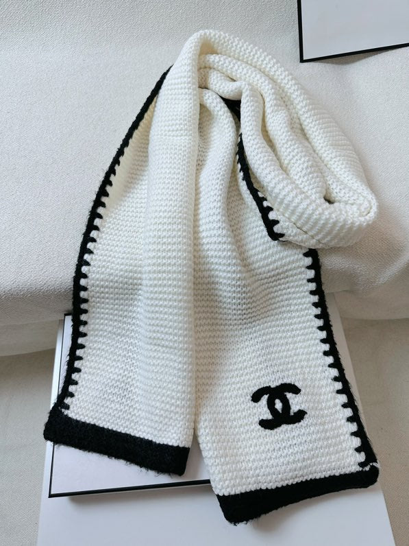 CHANEL 25S SCARF 200 IN CASHMERE 740364