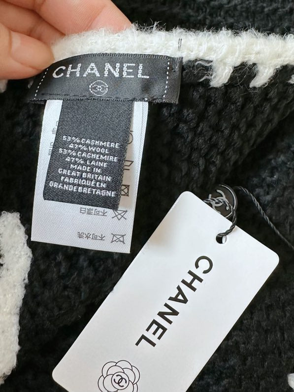 CHANEL 25S SCARF 200 IN CASHMERE 740365