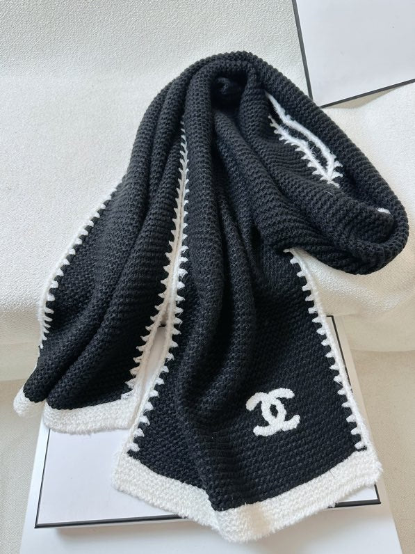 CHANEL 25S SCARF 200 IN CASHMERE 740365