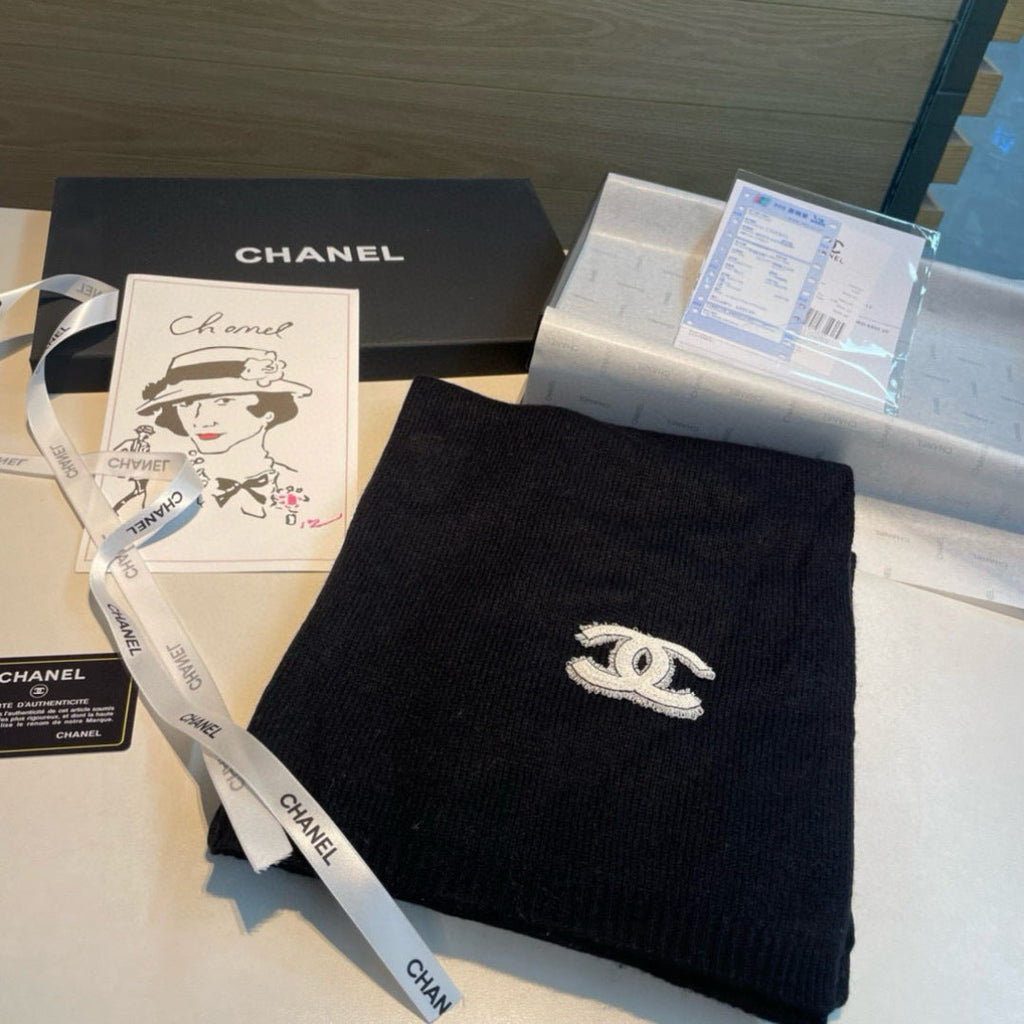 CHANEL 25S SCARF 200 IN WOOL 989888
