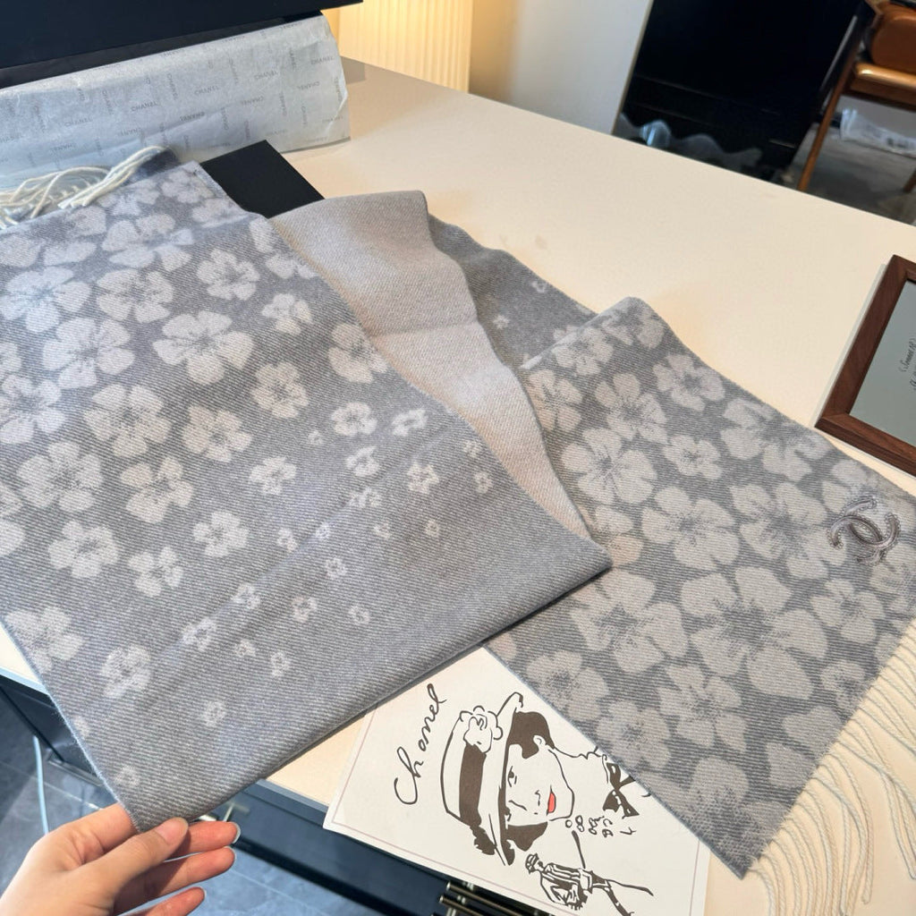 CHANEL 25S SCARF 180 IN CASHMERE 989900
