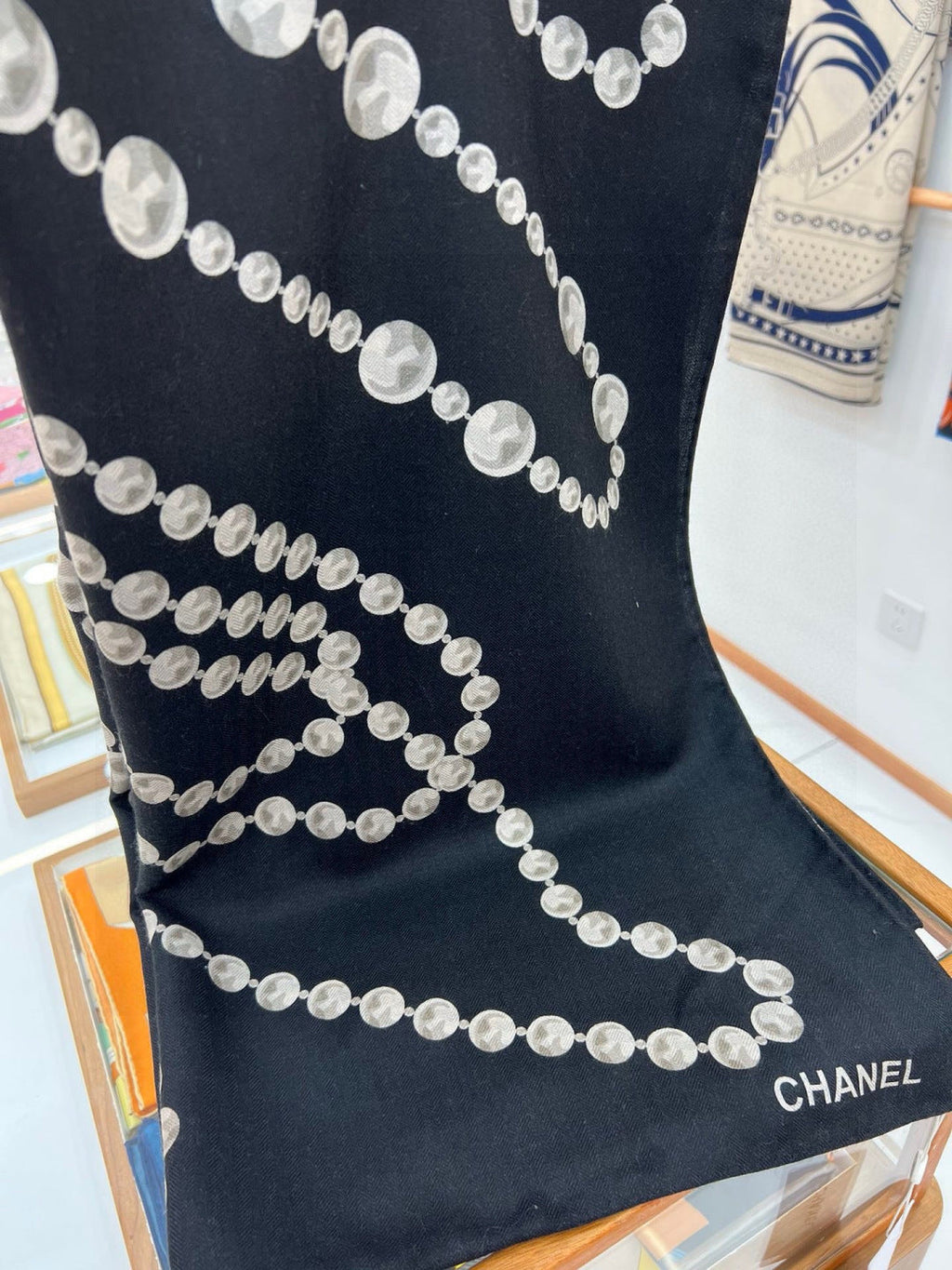 CHANEL 25S SCARF 140 IN CASHMERE 991649