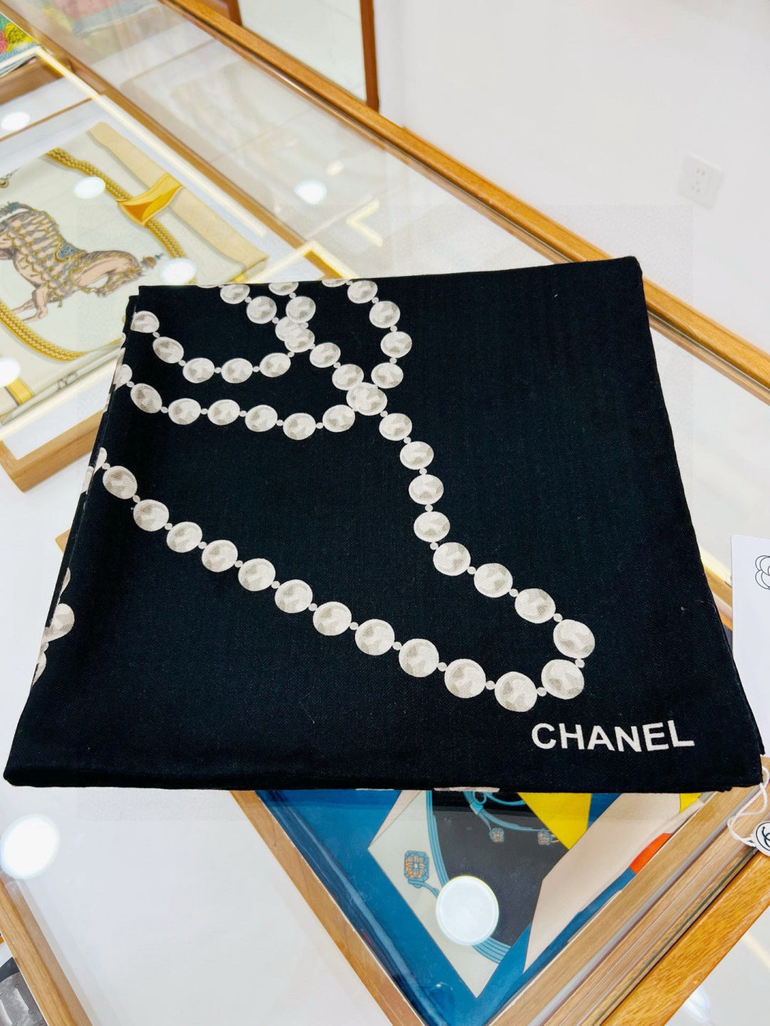 CHANEL 25S SCARF 140 IN CASHMERE 991649