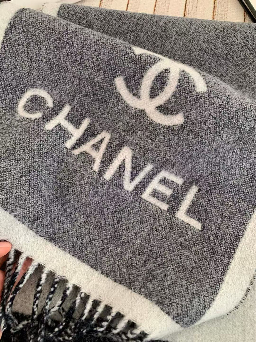 CHANEL 25S SCARF 180 CM IN CASHMERE 943987