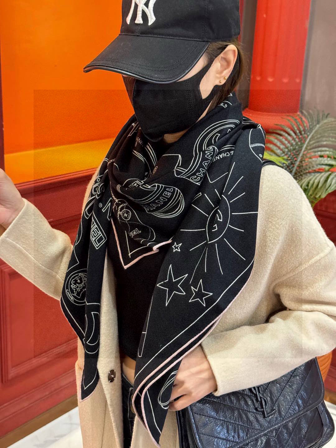 CHANEL 25S SCARF 140 IN SILK 735811
