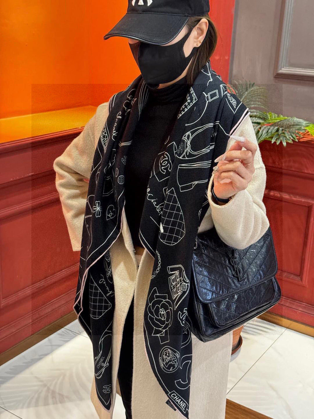 CHANEL 25S SCARF 140 IN SILK 735811