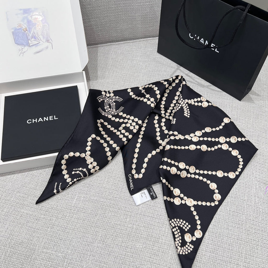 CHANEL 25S SCARF 90 IN SILK 735866