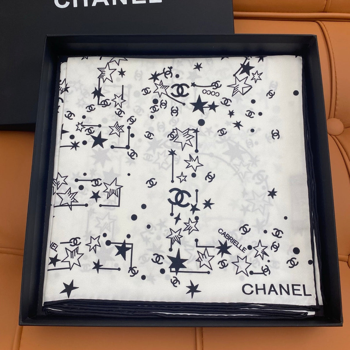 CHANEL 25S SCARF 90 IN SILK 704602