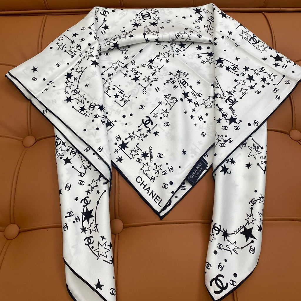CHANEL 25S SCARF 90 IN SILK 704602