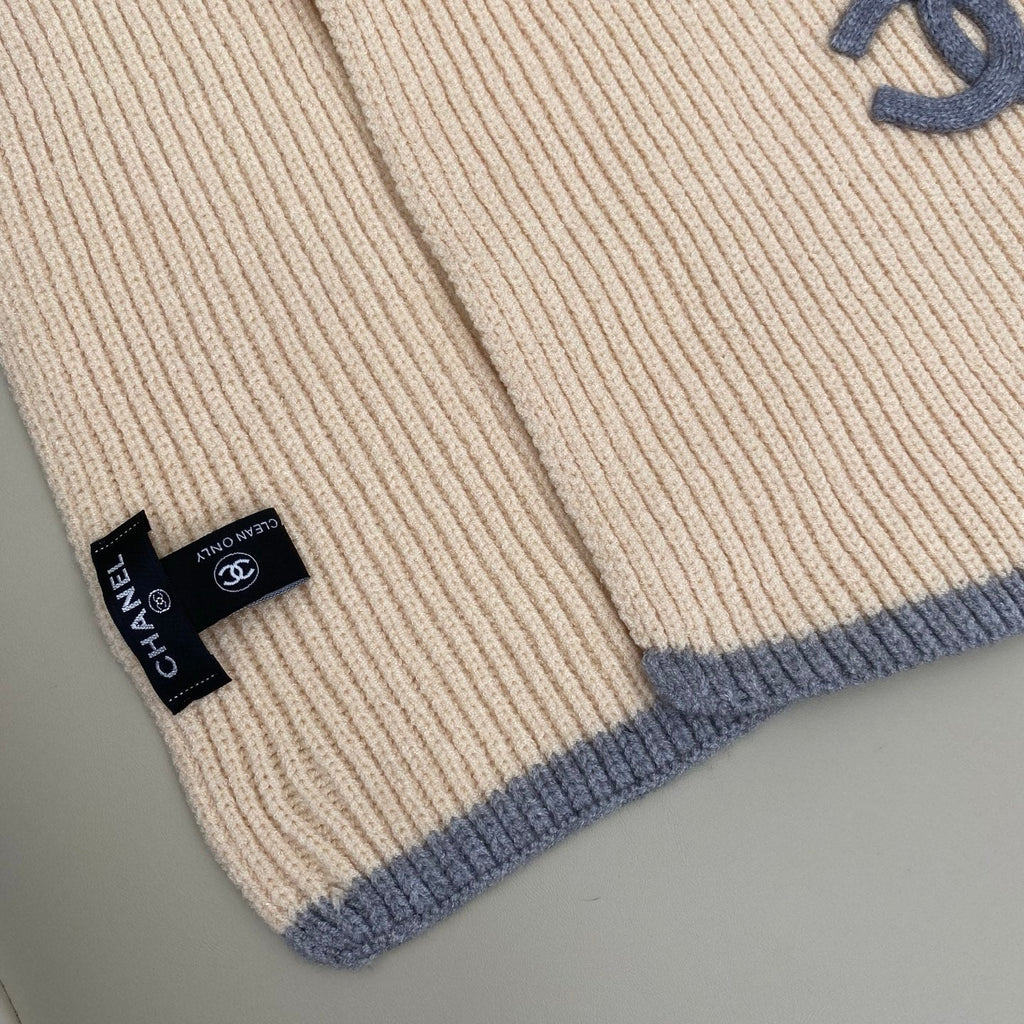 CHANEL 25S SCARF IN CASHMERE 931290