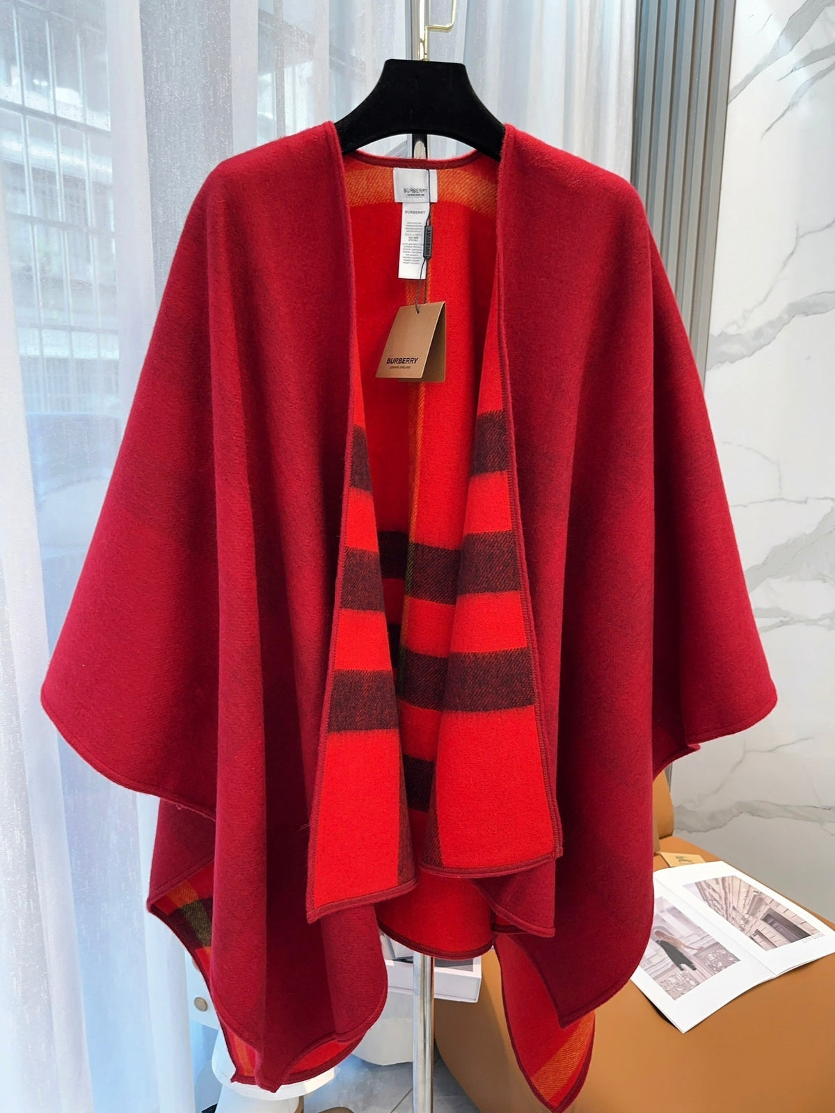 WOOL CAPE 140 CM CHERRY RED AND BLACK 394534