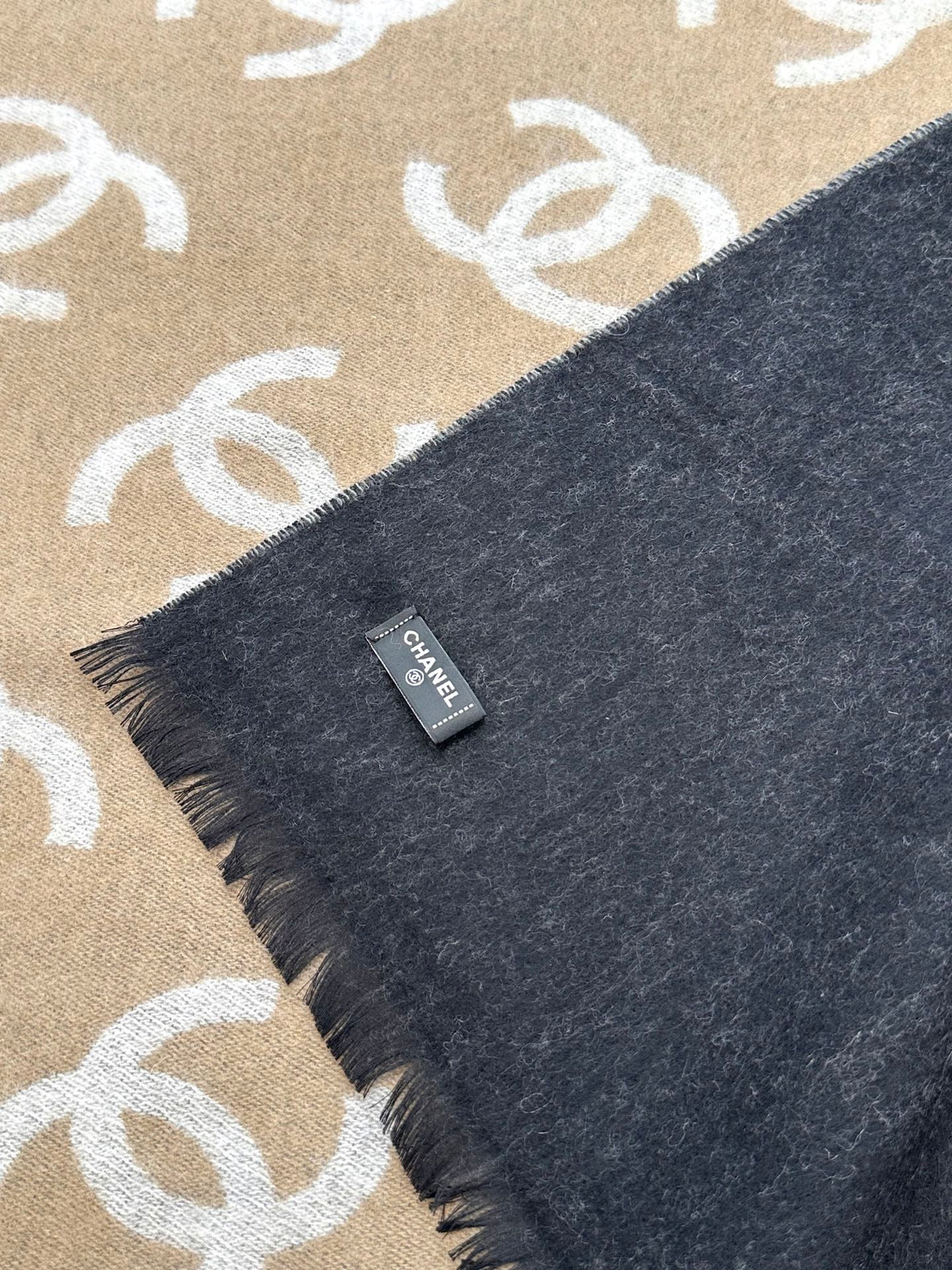 CHANEL 25S SCARF 200 CM IN CASHMERE 942780