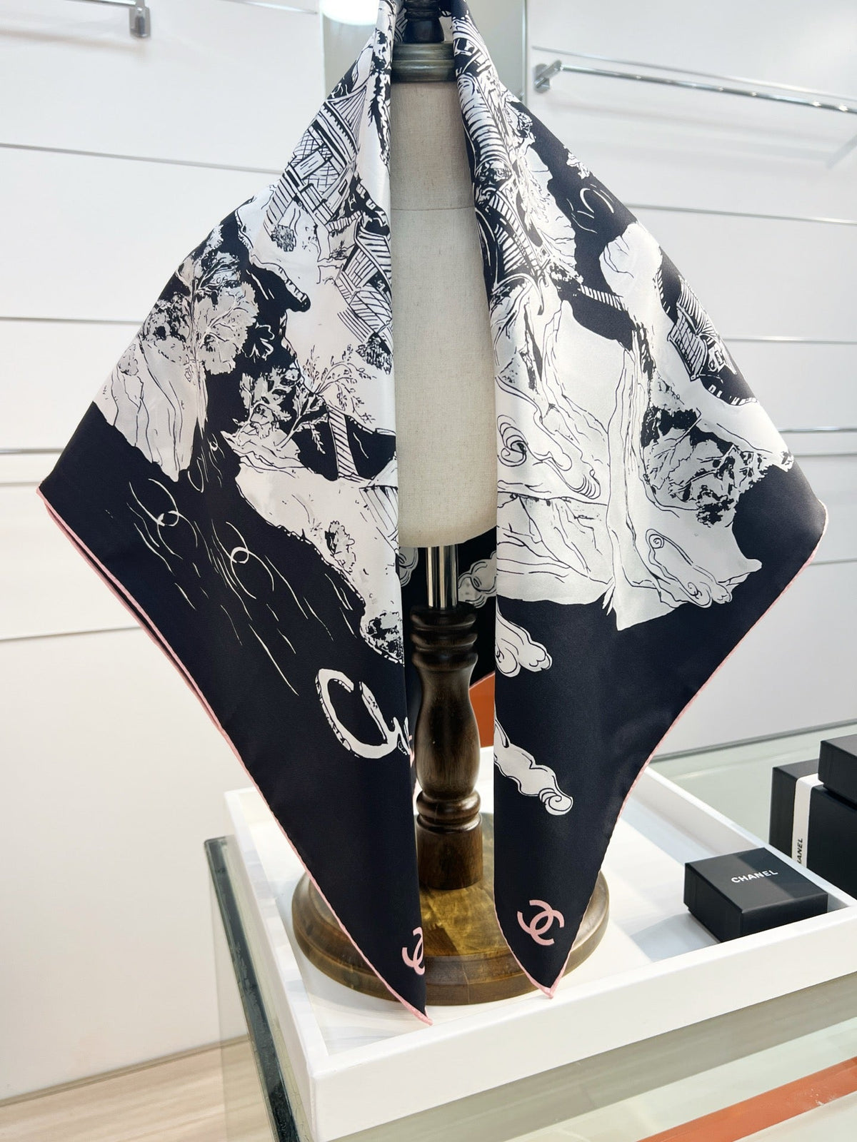 CHANEL 25S SCARF 90 IN SILK 735864