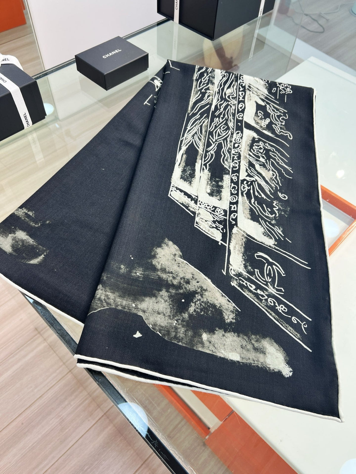 CHANEL 25S SCARF 135 IN CASHMERE SILK 737229