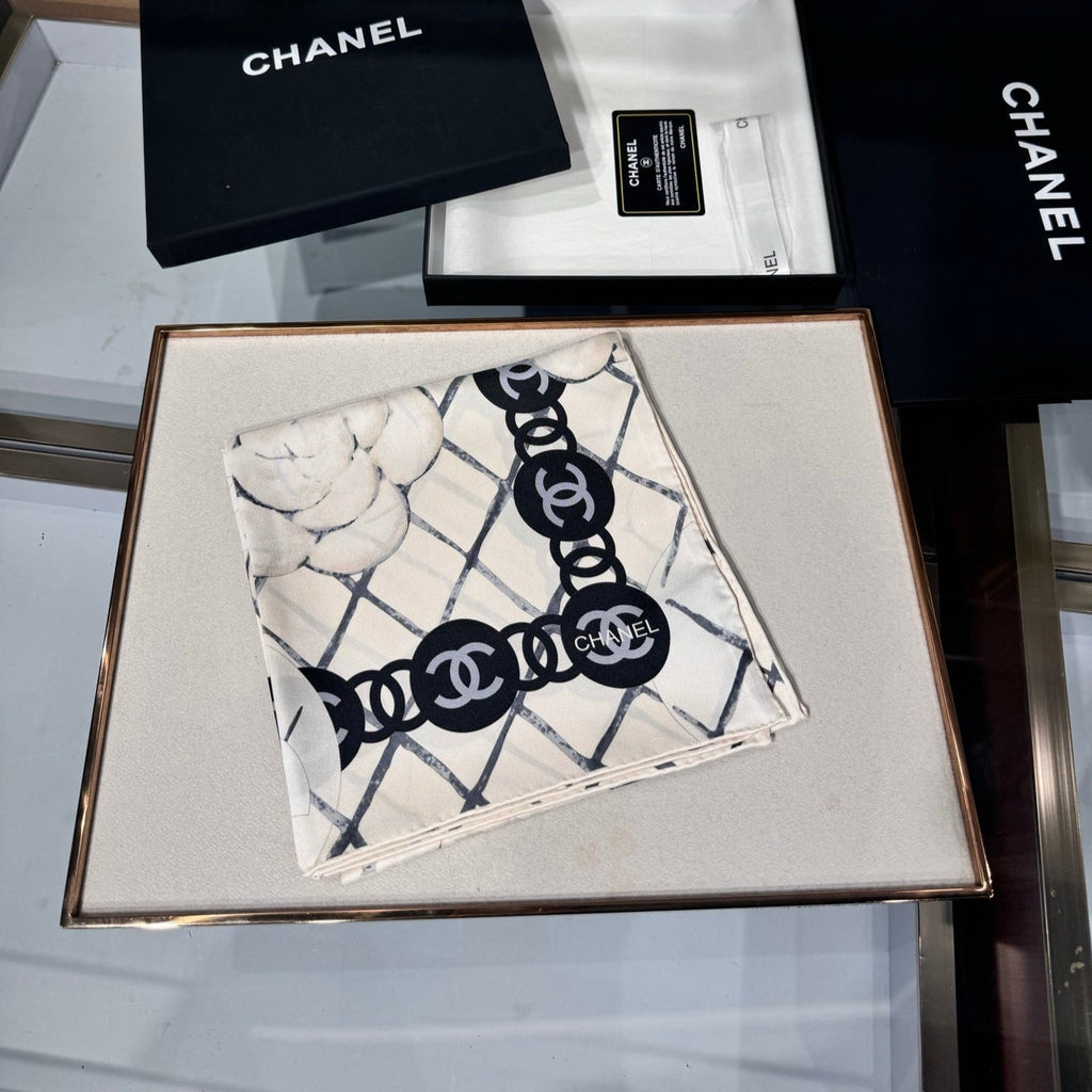 CHANEL 25S SCARF 90 IN CASHMERE SILK 737219
