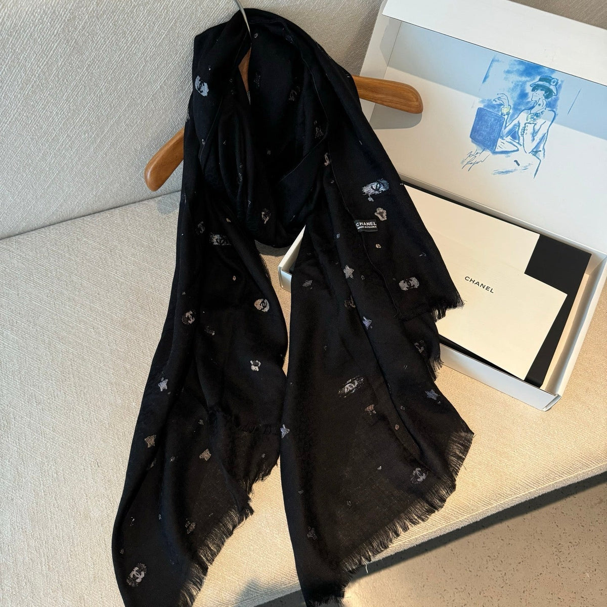 CHANEL 25S SCARF 200 IN CASHMERE 991828