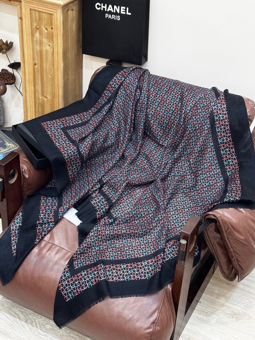 CHANEL 25S SCARF 200 IN CASHMERE 728979
