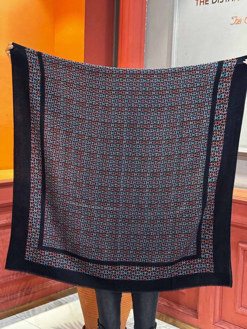 CHANEL 25S SCARF 200 IN CASHMERE 728979