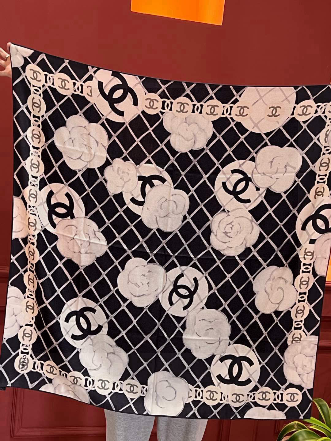 CHANEL 25S SCARF 110 IN CASHMERE SILK 730603