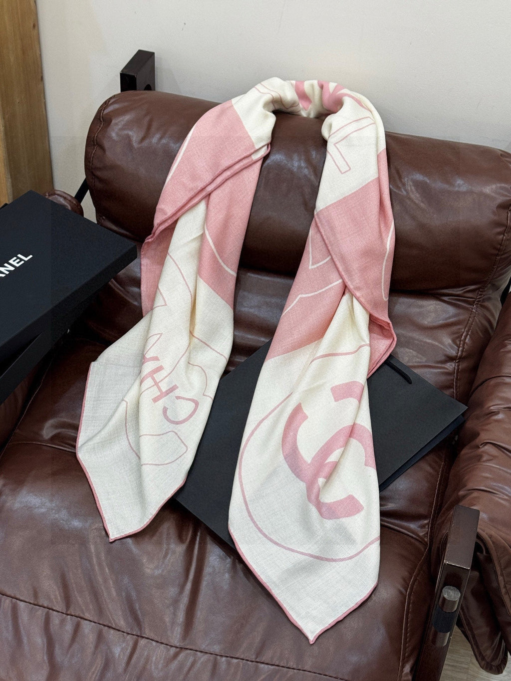 CHANEL 25S SCARF 135 IN SILK AND CASHMERE 932038