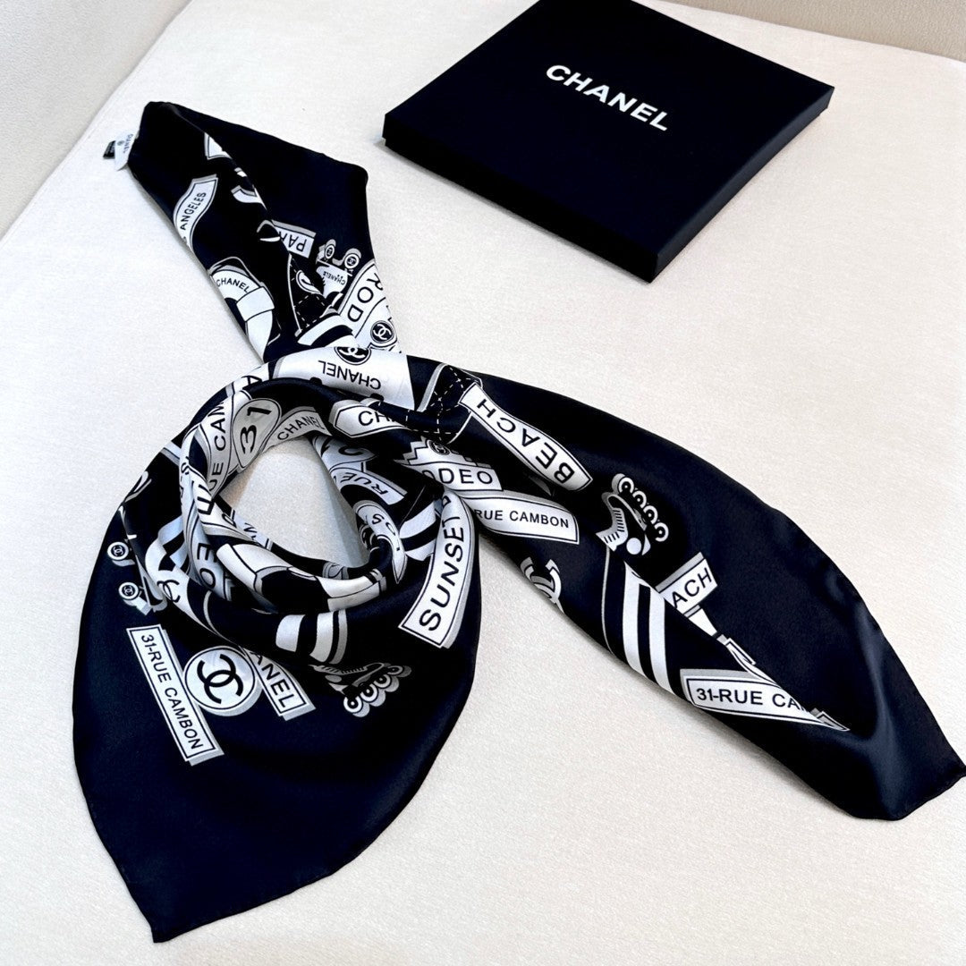 CHANEL 25S SCARF 90 IN SILK 729053