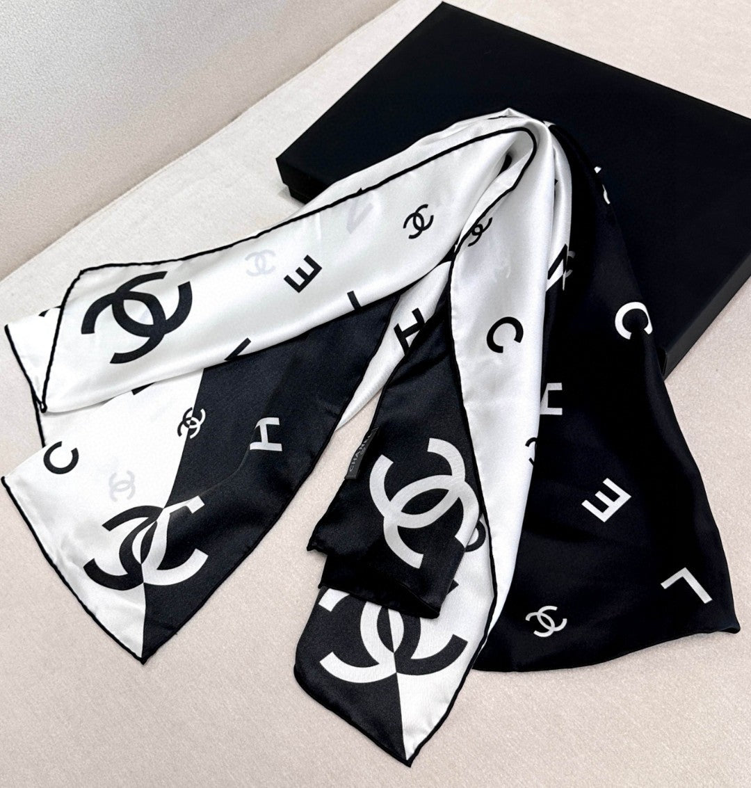CHANEL 25S SCARF 90 IN SILK 720005