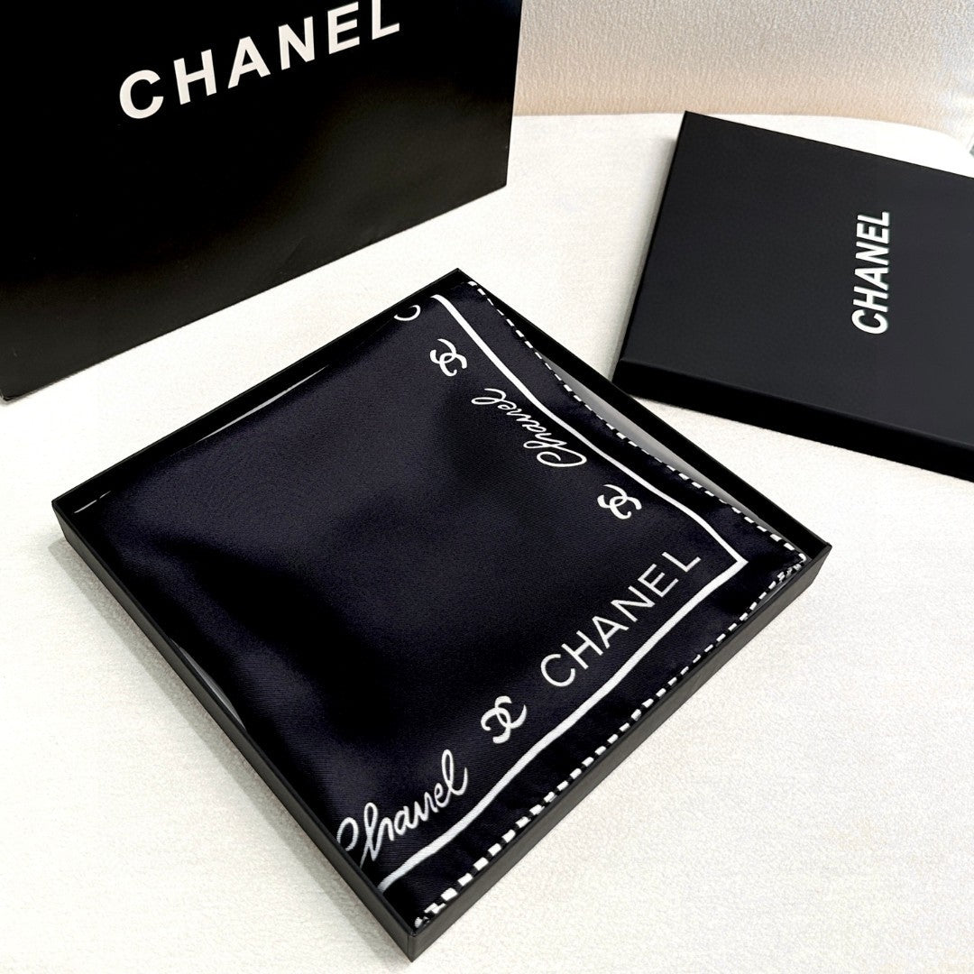CHANEL 25S SCARF 90 IN SILK 732123