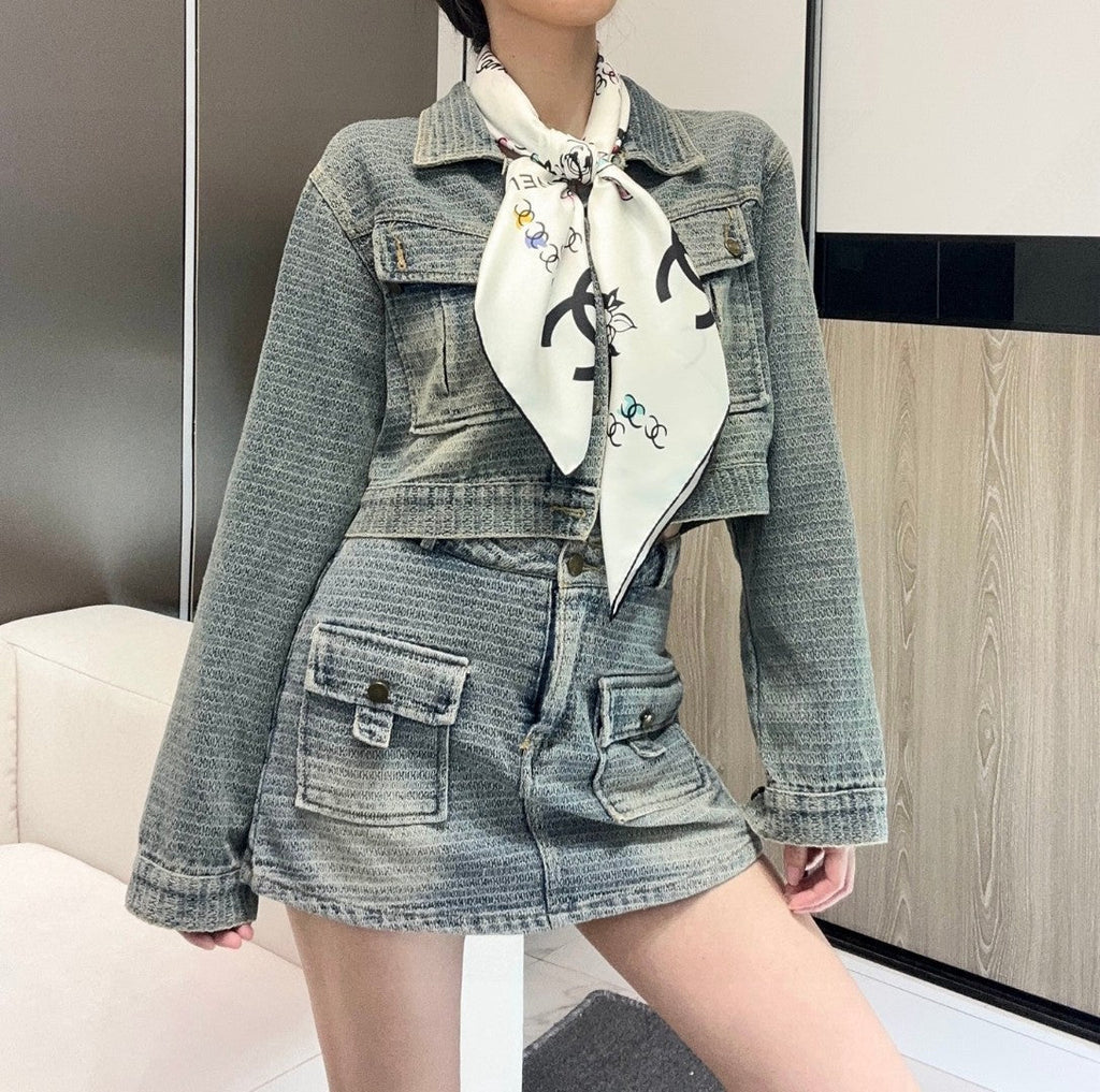 CHANEL 25S SCARF 90 IN SILK 735830