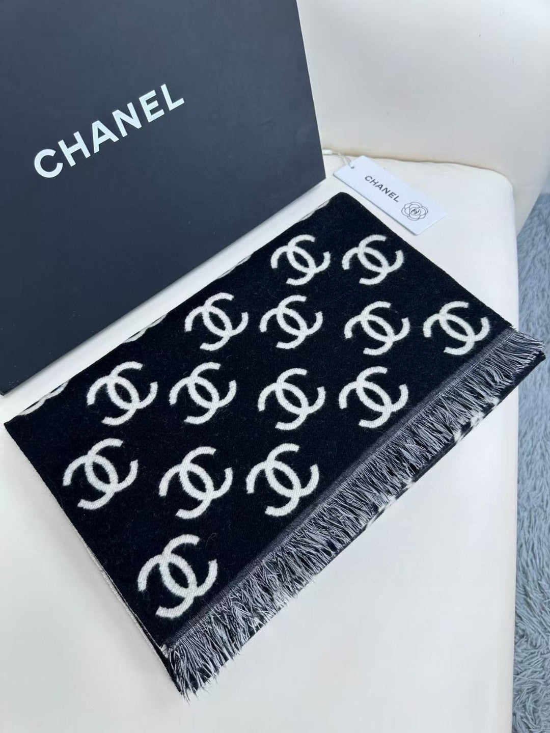 CHANEL 25S SCARF 180 IN CASHMERE WOOL 733942