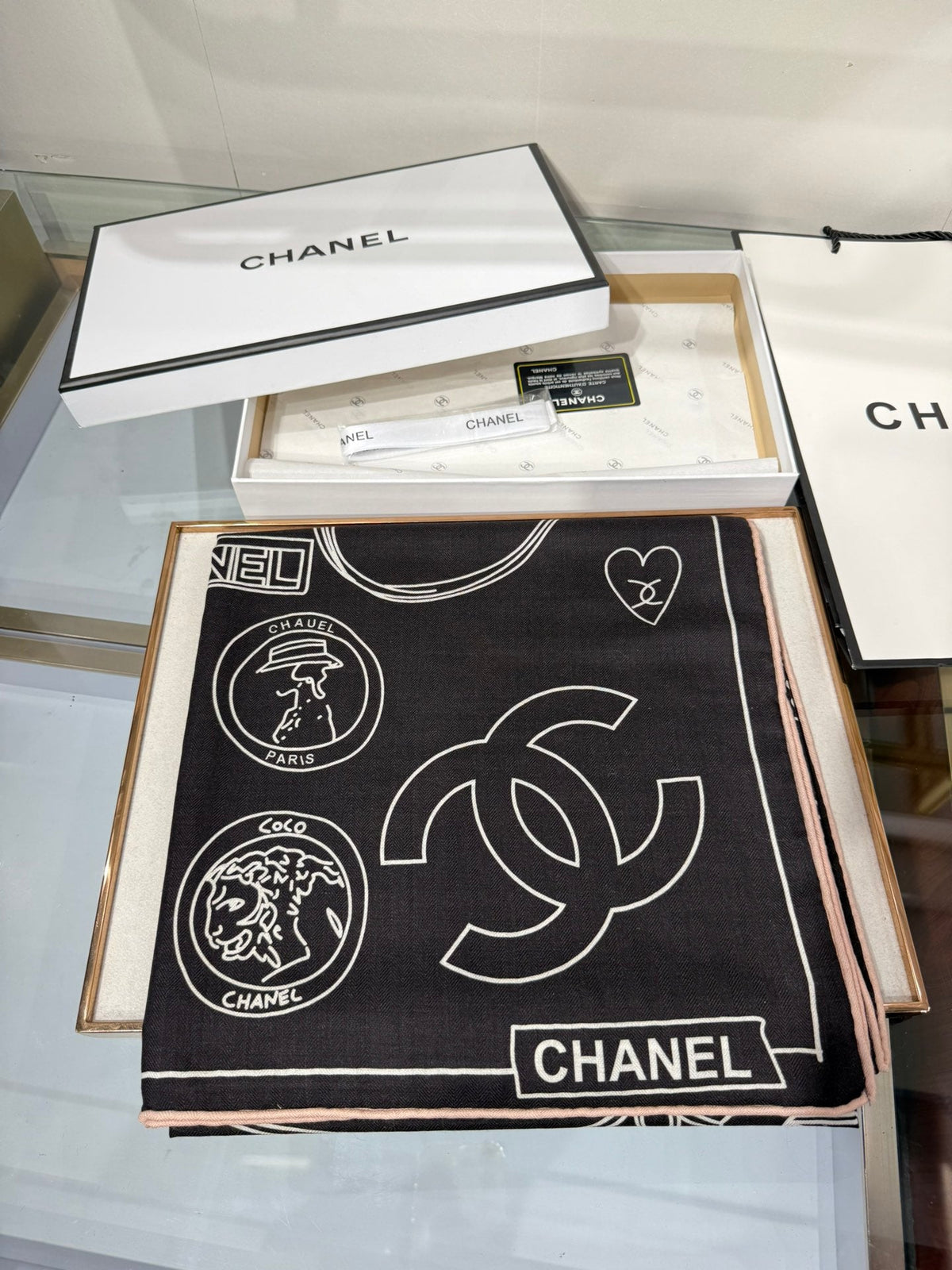 CHANEL 25S SCARF 140 IN SILK 732181