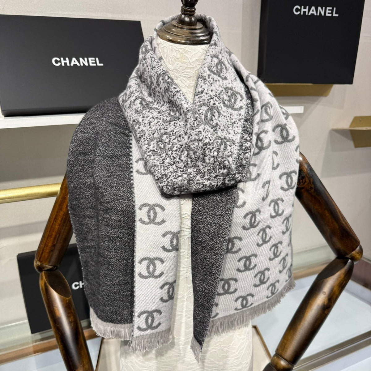 CHANEL 25S SCARF 185 CM IN CASHMERE 943078